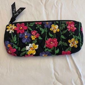 Vera Bradley brush case 9.5x4 inches